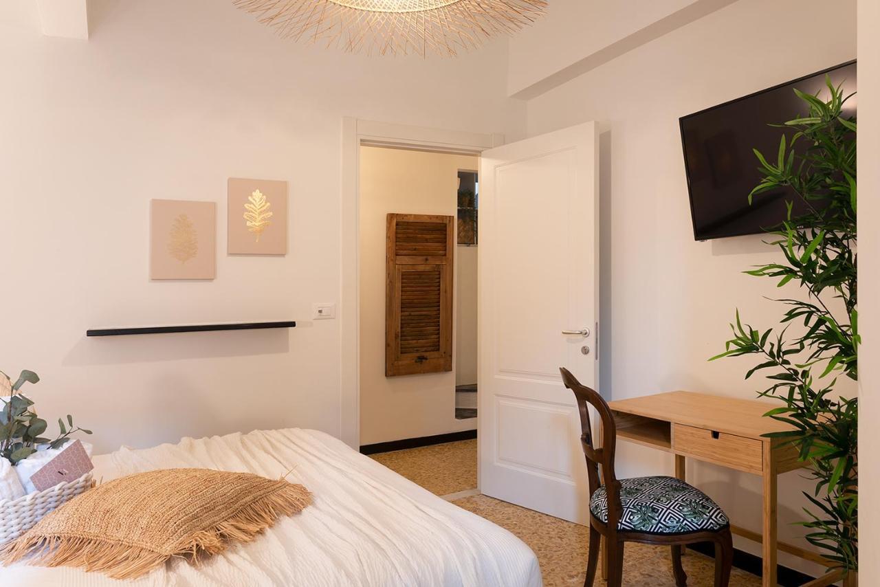 Ensemble Rooms Di Vayadu Alassio Kültér fotó