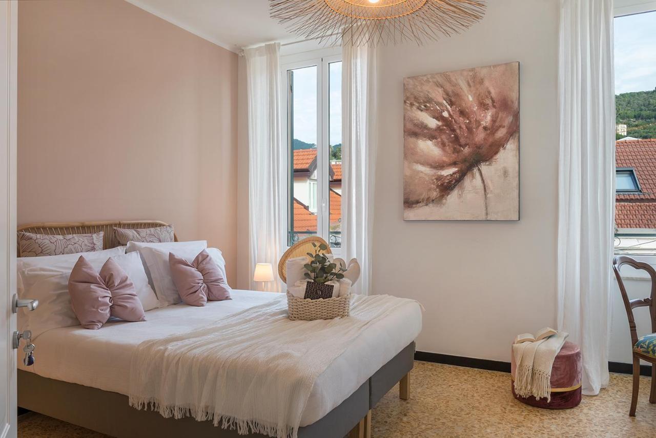 Ensemble Rooms Di Vayadu Alassio Kültér fotó
