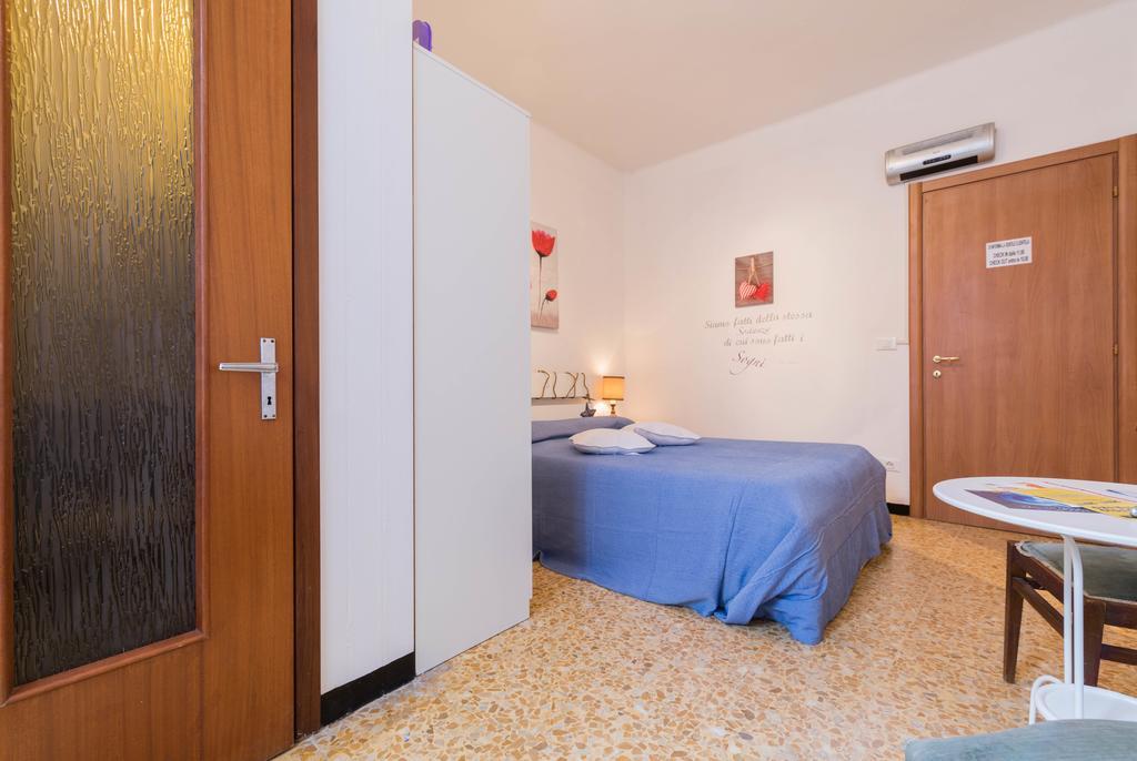 Ensemble Rooms Di Vayadu Alassio Kültér fotó