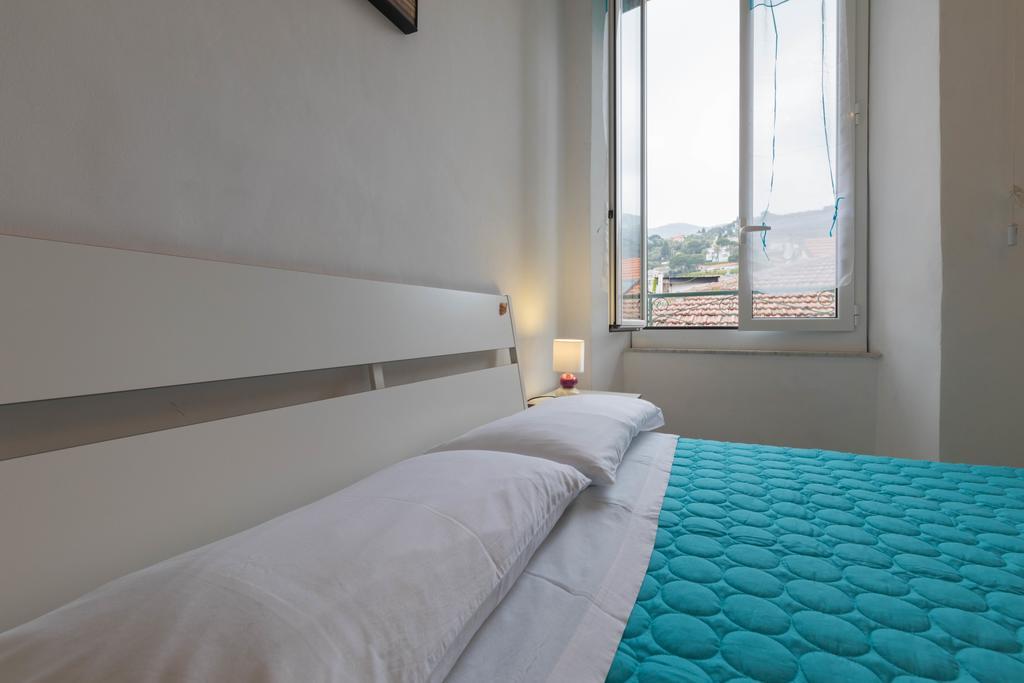 Ensemble Rooms Di Vayadu Alassio Kültér fotó